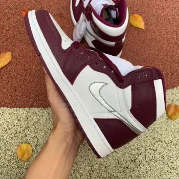 AJ 1 Retro High Bordeaux