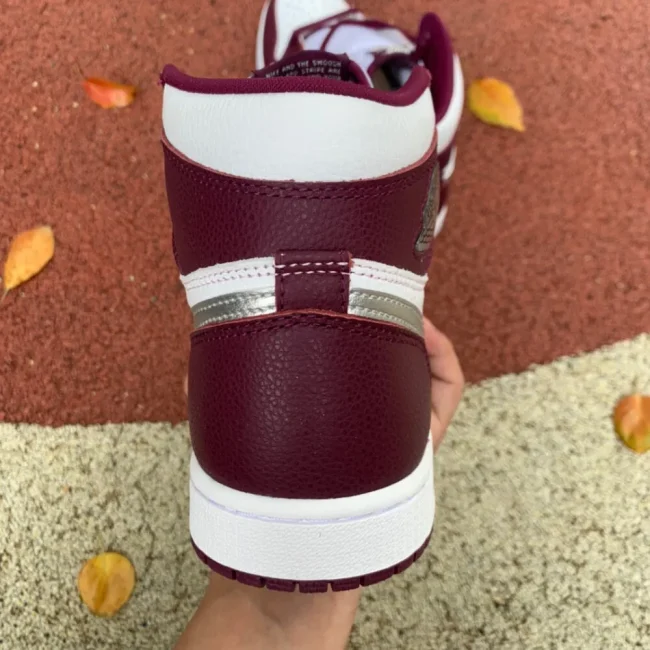 AJ 1 Retro High Bordeaux