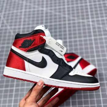 AJ 1 Retro High Satin Black Toe