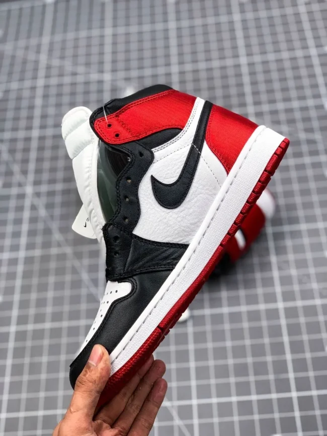 AJ 1 Retro High Satin Black Toe