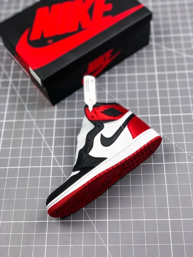 AJ 1 Retro High Satin Black Toe