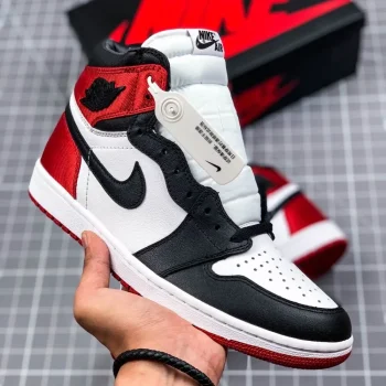 AJ 1 Retro High Satin Black Toe