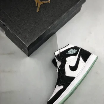 AJ 1 Mid Se Glow In The Dark Panda