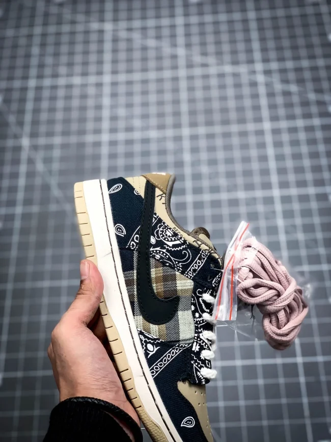 Tscott X Dunk Low Premium Qs Sb Cactus Jack