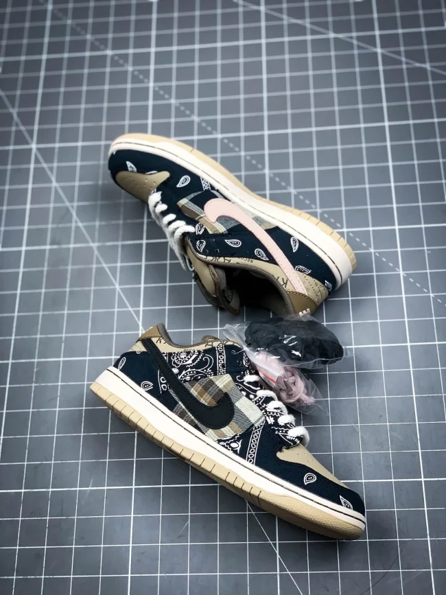 Tscott X Dunk Low Premium Qs Sb Cactus Jack