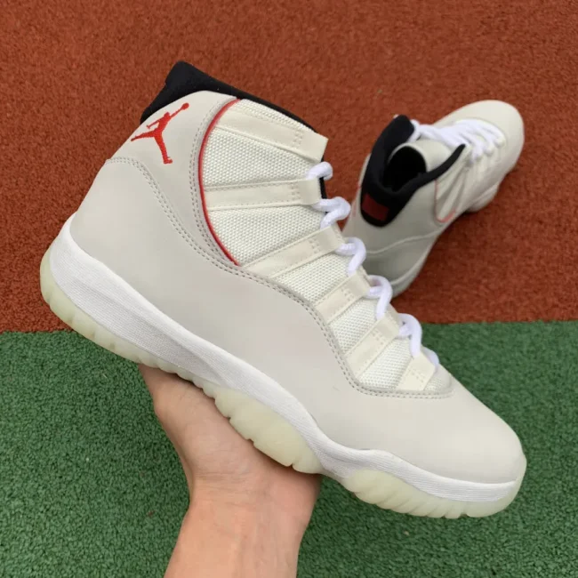 AJ 11 Retro Platinum Tint