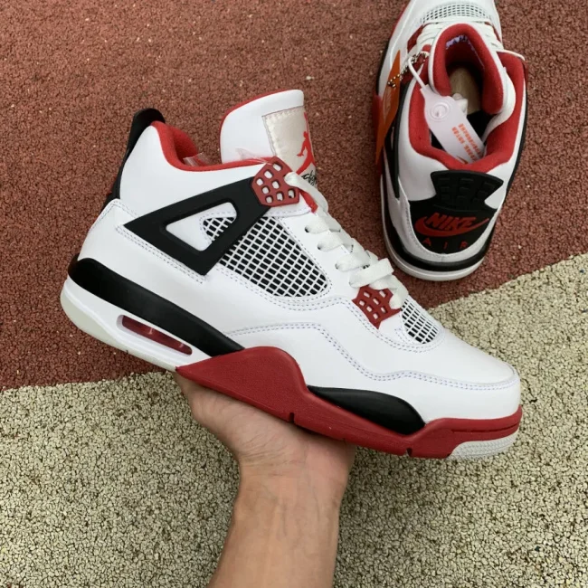 AJ 4 Retro Og Fire Red 2020