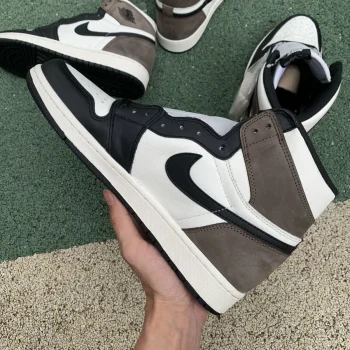 AJ 1 Retro High Og Dark Mocha