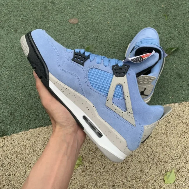 AJ 4 Retro University Blue