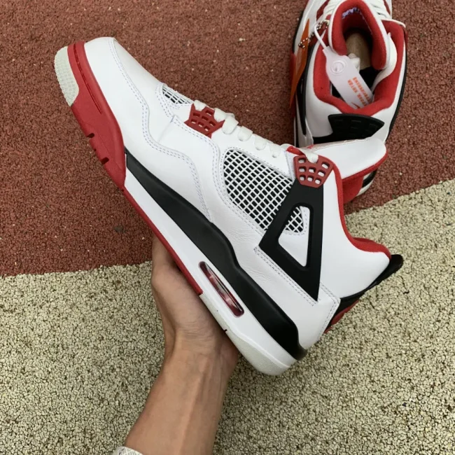 AJ 4 Retro Og Fire Red 2020