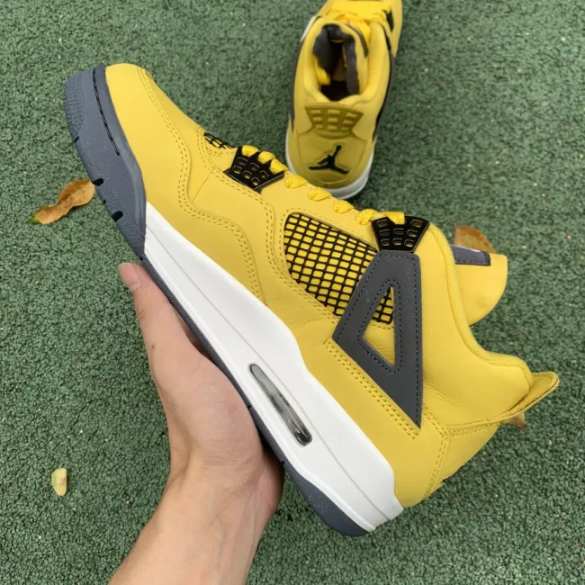 AJ 4 Retro Lightning 2021