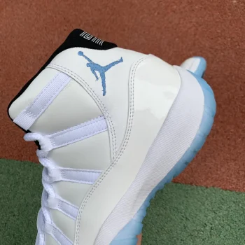 AJ 11 Retro Legend Blue