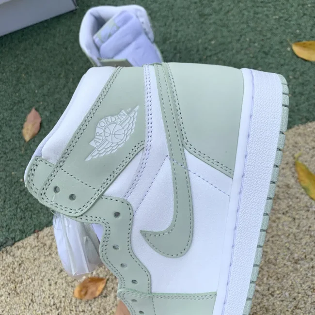 AJ 1 Retro High Og Seafoam