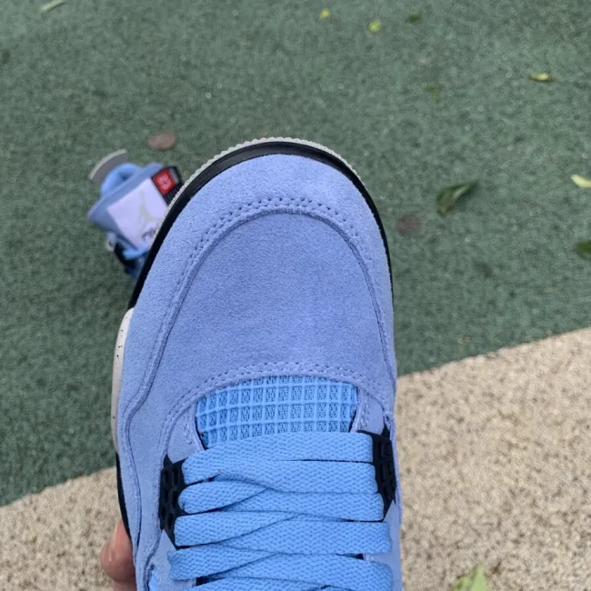 AJ 4 Retro University Blue