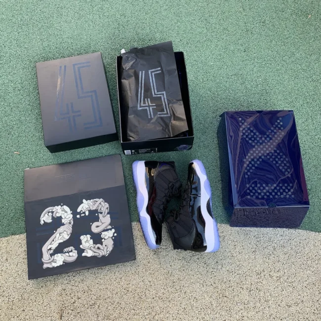 AJ 11 Retro Space Jam 2016 - Kickz Special Box