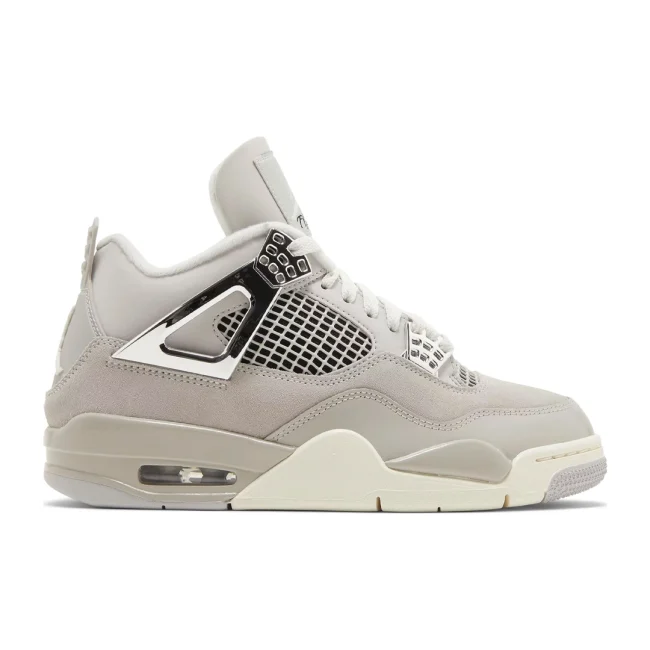 AJ 4 Retro Frozen Moments