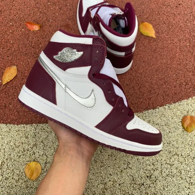 AJ 1 Retro High Bordeaux