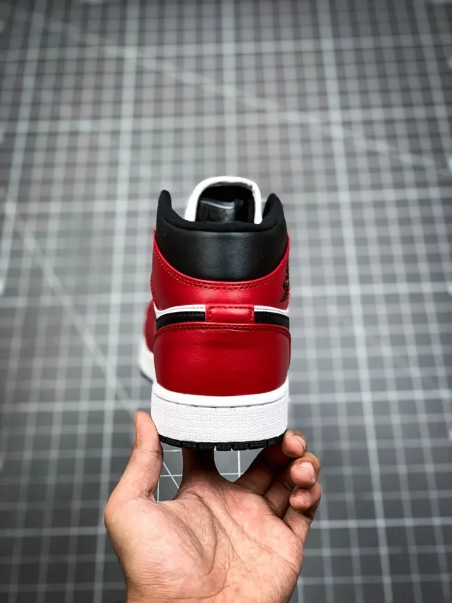 AJ 1 Mid Chicago Black Toe