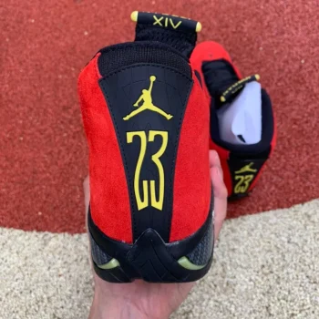 AJ 14 Retro Ferrari