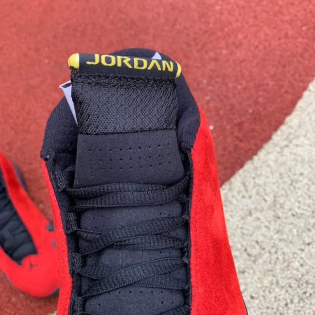 AJ 14 Retro Ferrari