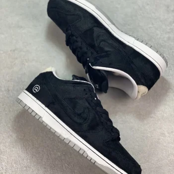 Medicom Toy X Dunk Low Sb Be@rbrick