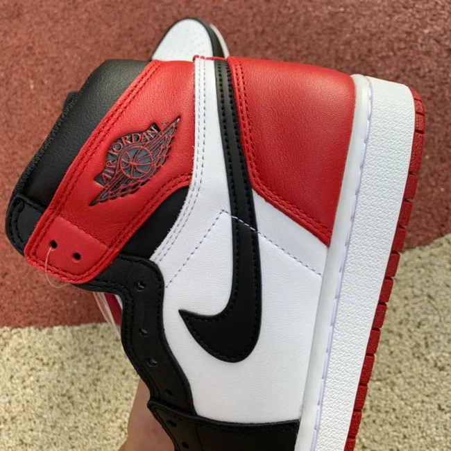 AJ 1 Retro High Og Black Toe 2016