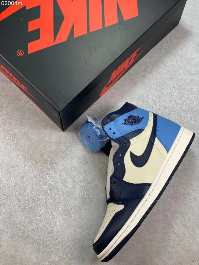 AJ 1 Retro High Obsidian