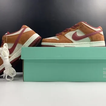 Dunk Low Pro Sb Dark Russet