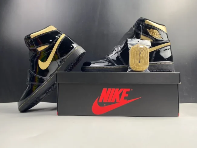 AJ 1 Retro High Og Black Metallic Gold