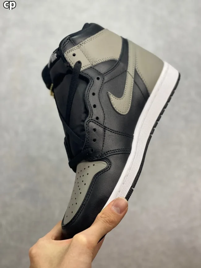 AJ 1 Retro High Og Shadow 2018