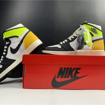 AJ 1 Retro High Og Volt Gold