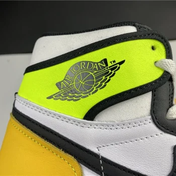 AJ 1 Retro High Og Volt Gold