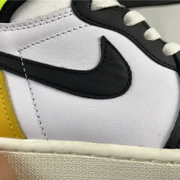 AJ 1 Retro High Og Volt Gold