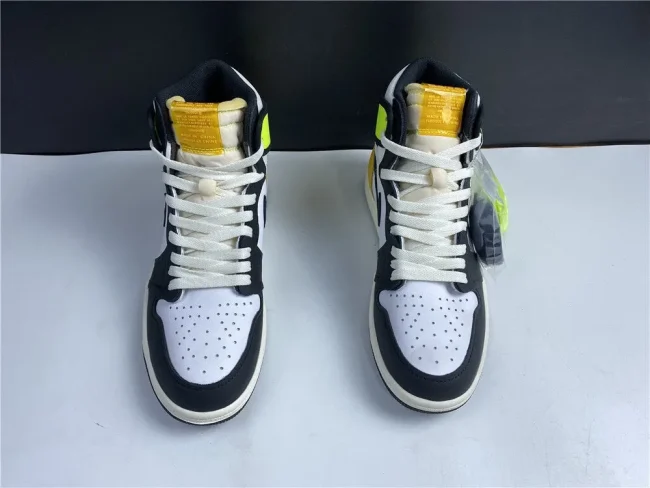 AJ 1 Retro High Og Volt Gold