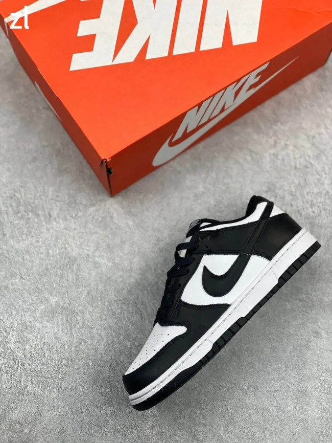 Dunk Low Retro White Black (2021)