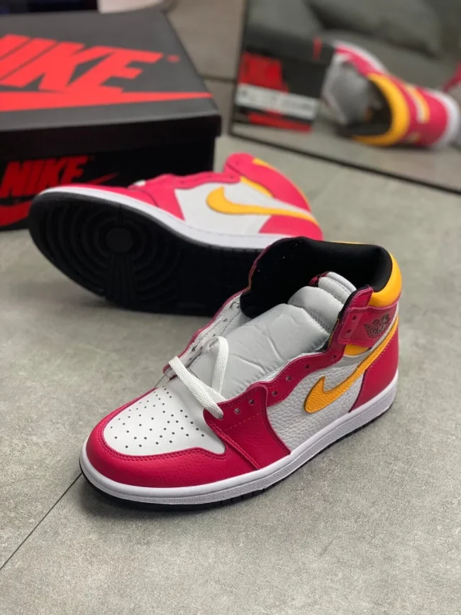 AJ 1 Retro High Og Light Fusion Red