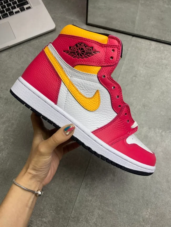 AJ 1 Retro High Og Light Fusion Red