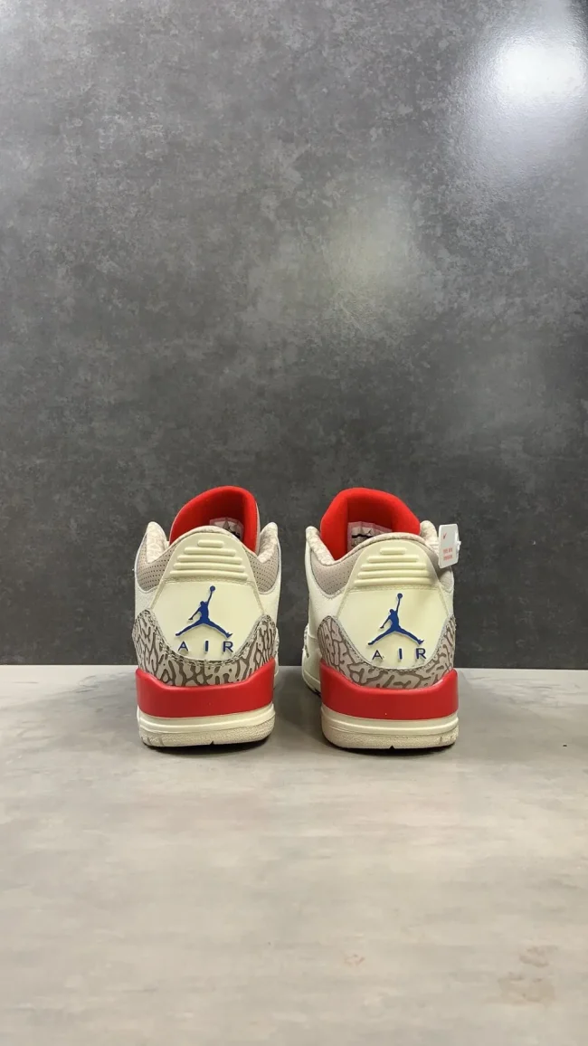 AJ 3 Retro International Flight