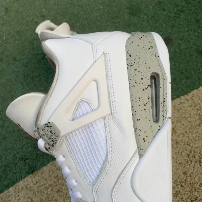 AJ 4 Retro White Oreo 2021