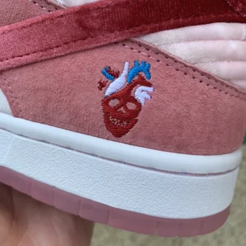 Strangelove X Dunk Low Sb Valentine's Day Special Box