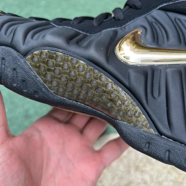 Air Foamposite Pro Black Metallic Gold