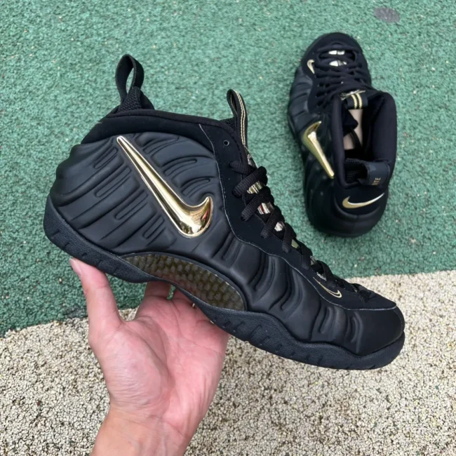 Air Foamposite Pro Black Metallic Gold