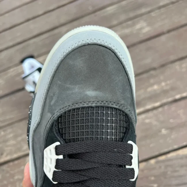 AJ 4 Retro Fear