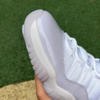 AJ 11 Retro Low Pure Violet