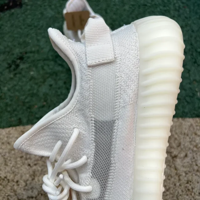 Yzy Boost 350 V2 Bone