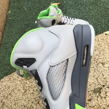 Aj 5 Retro Green Bean (2022)