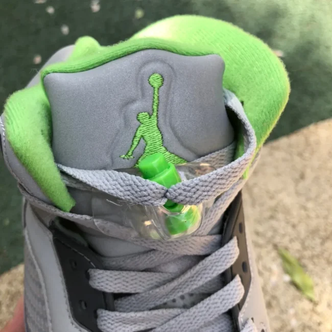 Aj 5 Retro Green Bean (2022)