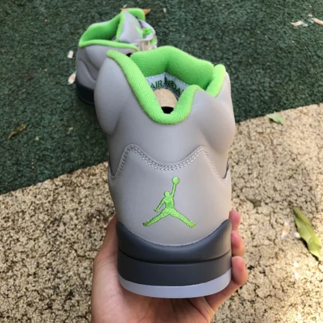 Aj 5 Retro Green Bean (2022)