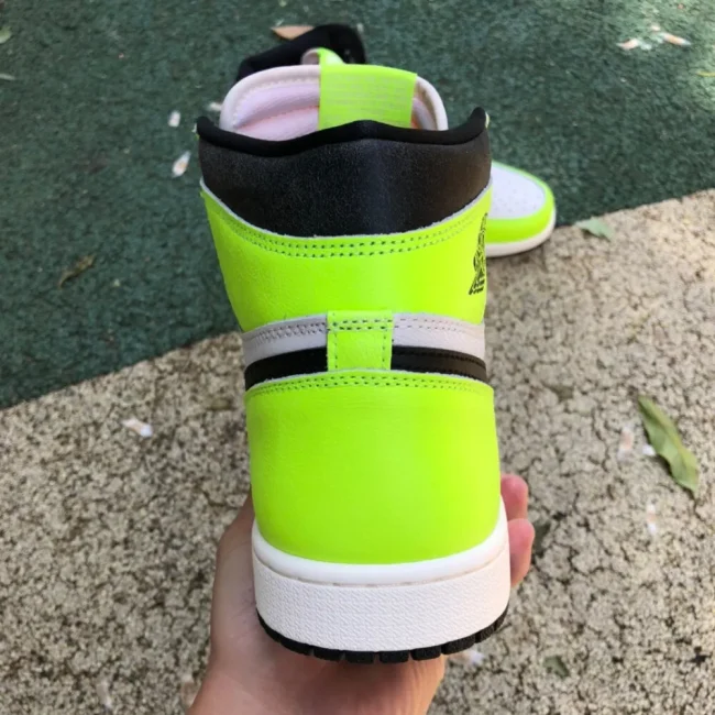 AJ 1 Retro High Og Visionaire