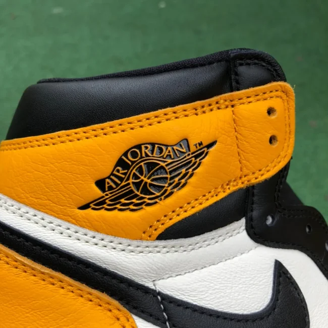 AJ 1 Retro High Og Yellow Toe